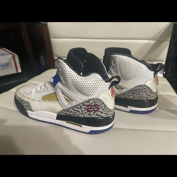 Air Jordan for youth size is 4.5. They are the Spike Lee Air Jordan. Must sell. - Picture 3 of 8